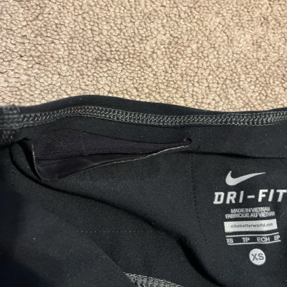 Nike Black and Gray Women's Leggings - Picture 4 of 6